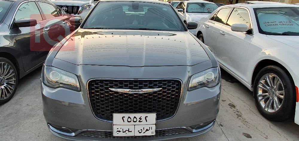 کرایسلەر 300